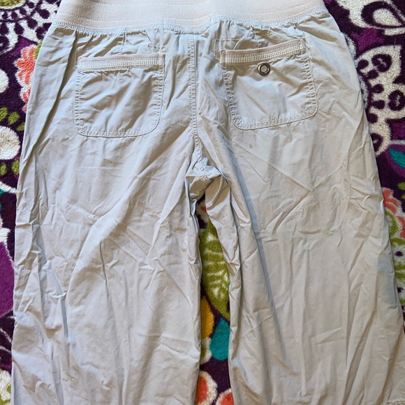 Merona Size Small Khaki Capris - Picture 3 of 4